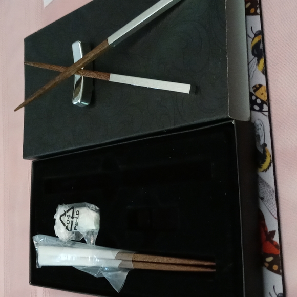 Troika chopsticks - Picture 1 of 5